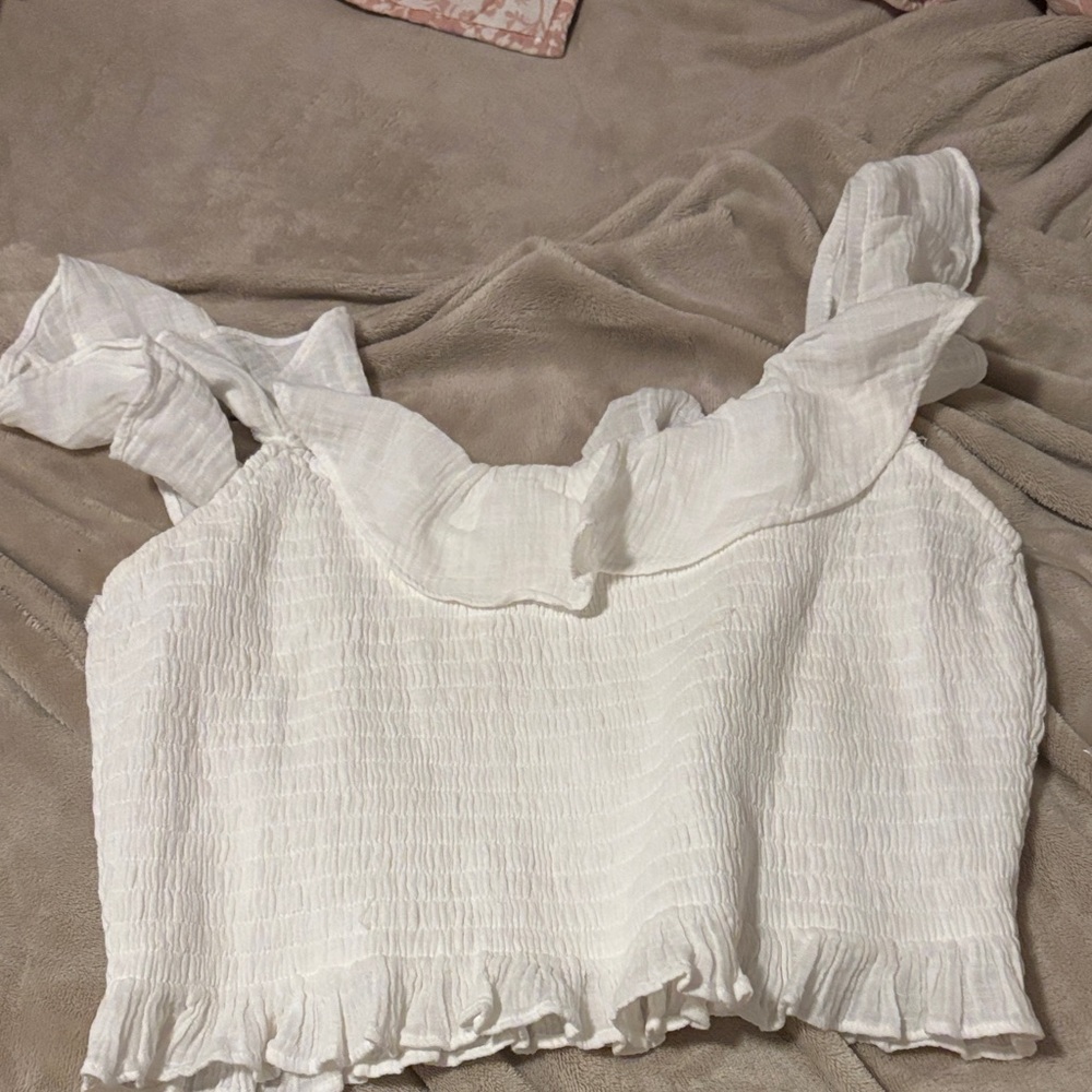 American Eagle Outfitters White Ruffled Blouse